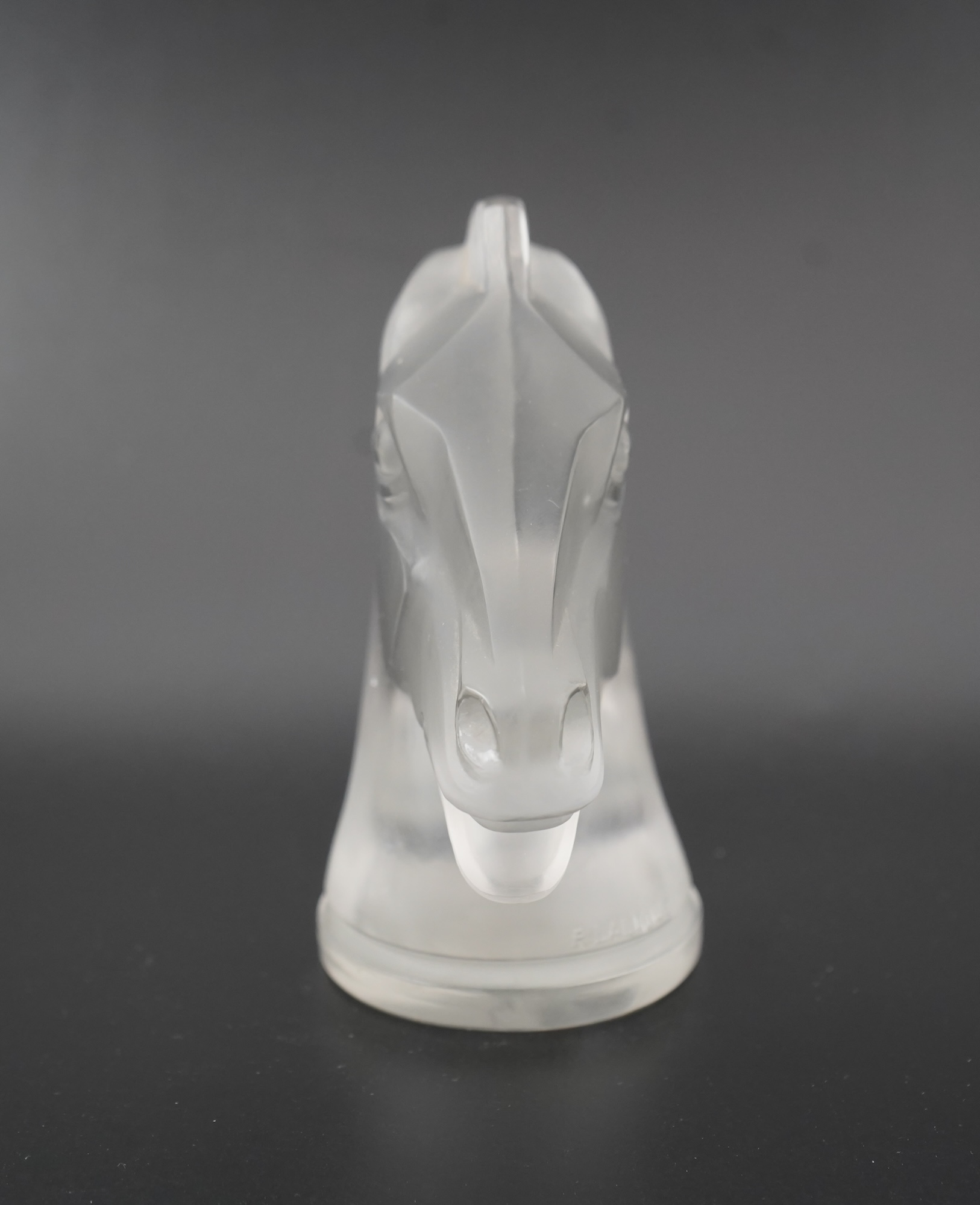 René Lalique: A 'Longchamp B' mascot